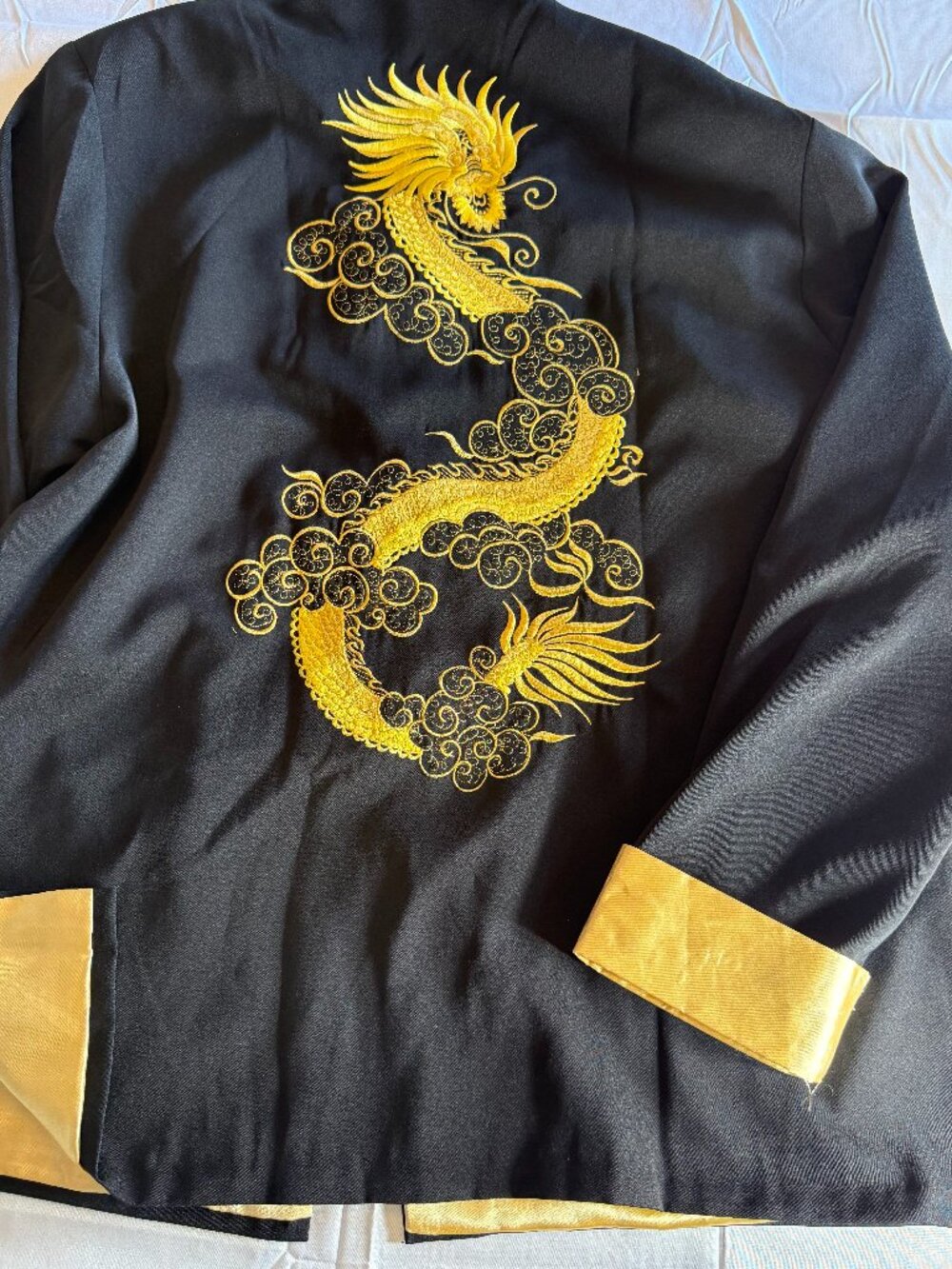 Black/Gold Silk Kimono Men's XXL With Embroidered Dragon. Beautiful! Like new!